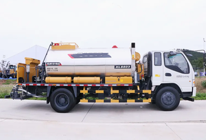 Camion pulvérisateur d'asphalte China TopBrand XLS603, capacité 4,5 m³, système entièrement hydraulique, moteur et boîte de vitesses, vitesse de fonctionnement 1,5-15 km/h - Product Image 5