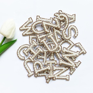 Novedad, Pegatinas Decorativas para <span class=keywords><strong>Bolsos</strong></span>, Adhesivas, de Tela, con Perlas Blancas, Letras del Alfabeto Inglés A-Z, Parches de Letras con Perlas - Product Image 2