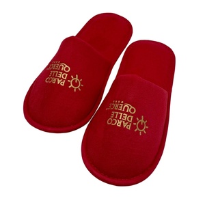 Chaussons d'hôtel de luxe personnalisés avec logo, en velours, doux et confortables, semelle antidérapante en EVA, bout fermé, pour spa, couple, rouge et blanc - Product Image 3