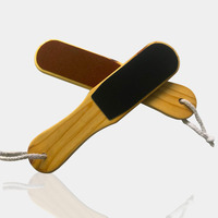 Lime à pied double face avec manche en bois Dissolvant professionnel de callosités pour les peaux mortes et dures Grain grossier et fin Râpe de pédicure Maison SPA