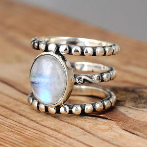 Anillo de Plata A179 con Engaste de Piedra Lunar, Bañado en Plata Antigua, Joyería Unisex de Regalo, Plata de Ley 925 con Patrón de Bola - Product Image 1