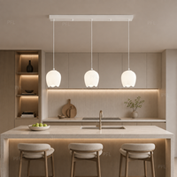 Lustre suspendu élégant de style Japandi à 3 lumières, base longue blanche, bord ondulé en verre, pour la maison, la salle à manger, l'îlot de cuisine