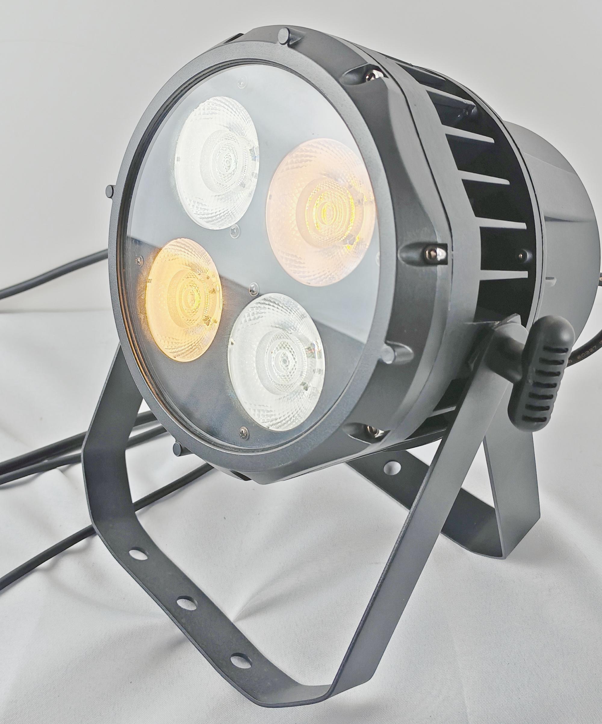 最先端のPAR 64 LEDステージ照明ソリューションでイベントを華やかに