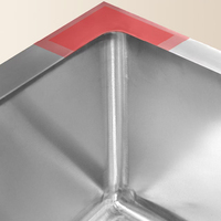 Évier industriel en acier inoxydable à trois bacs avec armoire de rangement 3 portes, crédence et pieds réglables pour hôtellerie et restauration