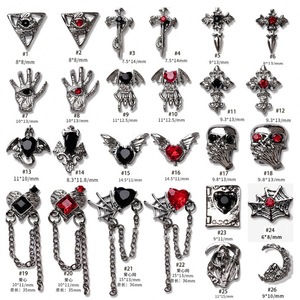 Décorations d'ongles 3D en alliage pour Halloween : griffes de fantôme, araignées, chaînes d'amour, croix, corbeaux, cœurs - Product Image 3
