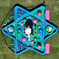 Château gonflable géant sur le thème de l'octopus, parcours d'obstacles pour parc d'attractions