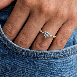 Bague de promesse de mariage Dylam Luxury Top Fine Jewelry en argent rhodié S925, forme cœur, pierre en moissanite D VVS1, pour femmes - Product Image 3