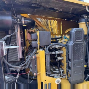 Excavatrice sur chenilles Caterpillar 310 d'occasion de 10 tonnes, importée, de haute qualité, presque neuve, pour projets de construction - Product Image 1