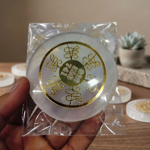 Placa de Carga de Cristal de Selenita Pulida Natural – Disco de Limpieza Grabado con Flor de la Vida para Reiki y Meditación - Product Image 3