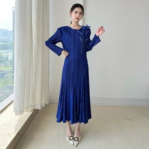 Váy xếp li Miyake 2025 Bộ sưu tập mùa thu Đầm nữ thường ngày sang trọng và sang trọng thêu và kim cương giả cao cấp - Product Image 2