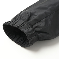 Veste de sport Gucci pour homme, style luxe, rayures web, bordures rouges et vertes, logo tigre, tissu en nylon mélangé.