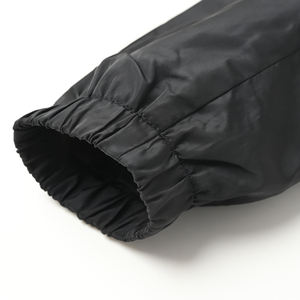 เสื้อแจ็กเก็ต Gu CCI สำหรับผู้ชายลายเส้นทางเว็บสไตล์หรูหราสัญลักษณ์สีแดงสีเขียว & โลโก้เสือผ้าไนล่อนผสมแนวสปอร์ต - Product Image 2