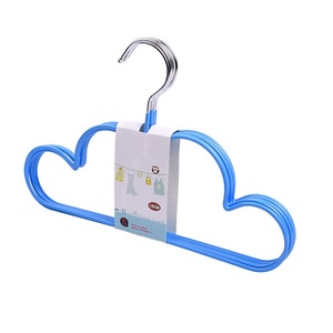 Cintres en métal enduits de PVC durables pour bébés en forme de <span class=keywords><strong>nuage</strong></span> en fil métallique pour enfants séchage de tissu bébé manteau pantalon <span class=keywords><strong>cintre</strong></span> - Product Image 2