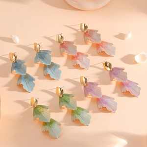 Boucles d'oreilles géométriques en émail coloré Jingciren Boutique, nouveau modèle transfrontalier, fleurs irrégulières simples et tendance pour femme, été - Product Image 1