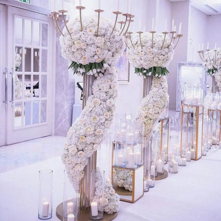 Stile europeo decorazioni decorative retrò, layout di luogo di nozze all'aperto, 16 portacandele in metallo, pavimento al soffitto di nozze può