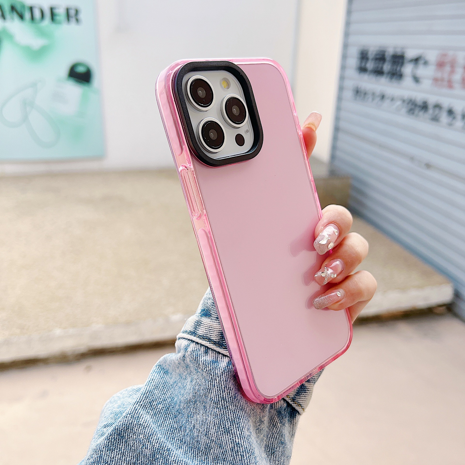 สีชมพูอ่อน