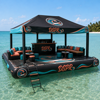Plateforme flottante gonflable DSPR avec auvent pare-soleil, sièges-canapés et comptoir de bar pour les stations balnéaires lacustres et les salons en bord de mer