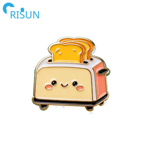 Pin de solapa de esmalte blando con logotipo personalizado de fábrica, diseño de máquina de hornear pan tostado, panadería, repostería, postres y productos alimenticios, tipo broche - Product Image 2