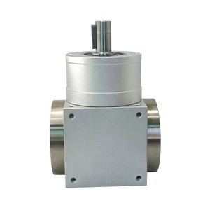 Caja de Engranajes Cónicos de Ángulo Recto 3F FAMED AT075, Relación 20:1, 45 Nm de Torque, Salida de Eje Doble Hueco, Certificación ISO9001 y CE, 12 Meses de Garantía - Product Image 3