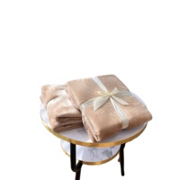Couverture en molleton matelassé ultra douce et légère en peluche de luxe 300GSM Queen Size pour toutes les saisons-Convient au lit, au canapé-chaise