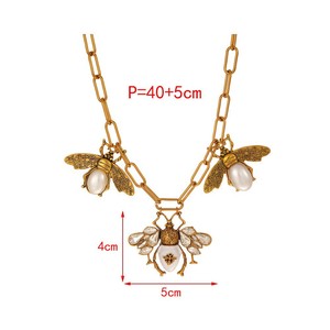 Collier Pendentif Abeille Thème Insectes Tendance Rétro avec Perle d'Eau Douce, Chaîne en Cuivre Plaqué Or 18 carats, Ensemble Unisexe, Cadeau - Product Image 4