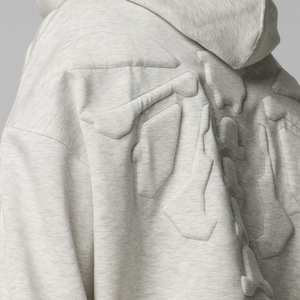 เสื้อฮู้ดดี้ผู้ชายแบบโอเวอร์ไซส์ ผ้าคอตตอนผสม 350 กรัม บุขนด้านใน ทรงหลวม ไหล่ตก ปักลายนูน ผลิตตามสั่งจากโรงงาน - Product Image 3