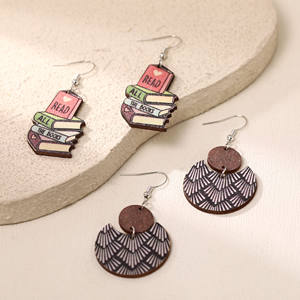 Boucles d'oreilles en acrylique écologiques-Décorations d'oreille en forme de livre d'avion en papier de saison d'ouverture d'école de style européen et américain - Product Image 3