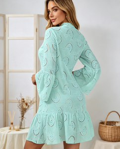Robe midi élégante pour femme, couleur turquoise, à manches cloche, taille naturelle, avec superposition transparente, coupe ample, idéale pour les soirées, les fêtes et le quotidien. - Product Image 3