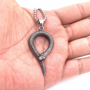 Collar con Colgante de Serpiente de Acero Inoxidable para Hombre, Regalo con Temática Animal 2160144 - Product Image 2