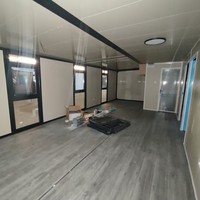 Maison modulaire extensible HUAYING de 20 pieds avec panneaux sandwich, 3 chambres, design moderne pour usage hôtelier
