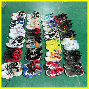 Chaussures de basketball de marque d'occasion en lot, chaussures de basketball pour femmes d'occasion, chaussures de football d'occasion en balles, vente en gros - Product Image 1
