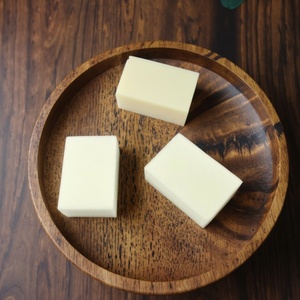 <span class=keywords><strong>Savon</strong></span> fait main au lait de marque privée <span class=keywords><strong>savon</strong></span> hydratant nourrissant <span class=keywords><strong>pour</strong></span> <span class=keywords><strong>peau</strong></span> <span class=keywords><strong>grasse</strong></span> soin hydratant forme solide-vente en gros - Product Image 4