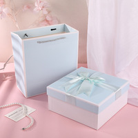 Boîte cadeau de luxe carrée avec nœud en satin, coffret cadeau pour cosmétiques et bijoux avec sac à main, ruban, carte de vœux pour mariage, anniversaire