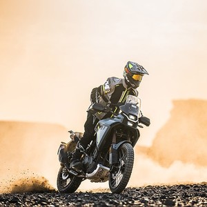 Motocicleta de Aventura C-F-MOTO de 450cc con Tres Cajas de Equipaje para Uso Todoterreno - Product Image 3