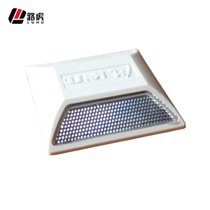 Seguridad vial Cat Eye Road Studs Marcador <span class=keywords><strong>de</strong></span> pavimento elevado reflectante <span class=keywords><strong>de</strong></span> plástico <span class=keywords><strong>para</strong></span> Advertencia <span class=keywords><strong>de</strong></span> tráfico Visibilidad mejorada en <span class=keywords><strong>carreteras</strong></span> - Product Image 3