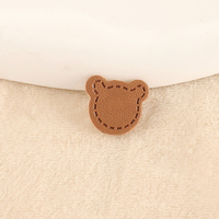 Étiquettes de nom carrées personnalisées en cuir avec incrustation métallique et logo en relief pour jeans, vestes, chapeaux, sacs, transferts DTF