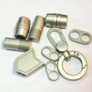 Accessoires de lanière de téléphone portable Chaîne de lanière Accessoires pendentifs polyvalents DIY Matching - Product Image 1