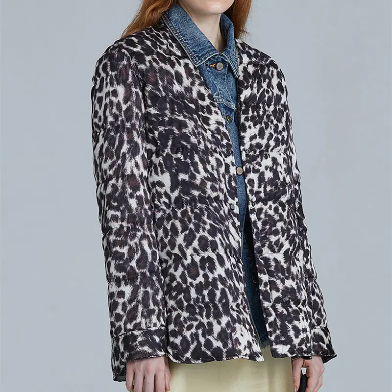 अनुकूलित डिजाइन निविड़ अंधकार नायलॉन लघु तेंदुए सर्दियों महिला फसल Puffer जैकेट