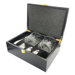 Estante <span class=keywords><strong>de</strong></span> madera reutilizable con forma <span class=keywords><strong>de</strong></span> Granada para whisky, caja <span class=keywords><strong>de</strong></span> madera negra <span class=keywords><strong>de</strong></span> alta calidad con piedras, cubo <span class=keywords><strong>de</strong></span> hielo, juego <span class=keywords><strong>de</strong></span> regalo con <span class=keywords><strong>gafas</strong></span> - Product Image 1