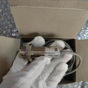 SICK全新原装正品VTB180-2E32412 VTB180-2F32412 VTB180-2N41112光电传感器: V180 - Product Image 5