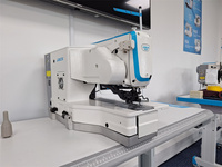 Tout nouveau bon état Jack JK-T1790G informatisé bouton Machine à coudre automatique coupe-fil oeillet Machine à coudre