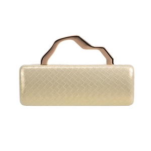 Sac de soirée élégant tissé pour femme, pochette à poignée supérieure originale avec chaîne détachable, idéal pour banquets et mariages - Product Image 5