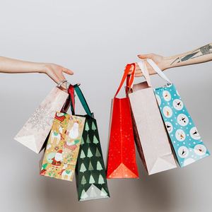 Wholesale Recycle Luxury Custom <b>Made</b> Shopping T Shirt Shoes <b>Paper</b> Bag With Logo - Product Image 6