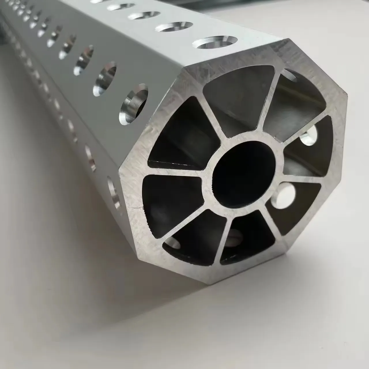 Profilo del tubo ottagonale di perforazione in alluminio lavorato a 6005 di fabbrica personalizzato