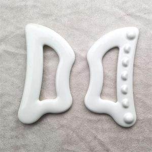 Tablero de cerámica Gua Sha con logotipo personalizado curvo, terapia anticelulítica, herramienta de masaje Guasha para relajar los músculos del cuerpo - Product Image 1
