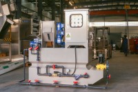Pompe à membrane automatique contrôlée par PLC 3kW 380V 5000L/heure pour traitement de l'eau par filtration à l'ozone, avec moteur, boîte de vitesses et engrenages, garantie 1 an