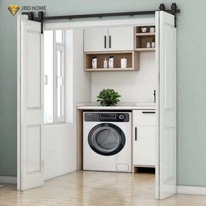 Porte de <span class=keywords><strong>grange</strong></span> en bois massif personnalisable avec rail supérieur de couleur bûche au design moderne pour l'espace intérieur de l'hôtel et de l'entrepôt - Product Image 1