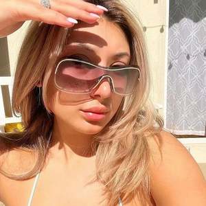 Gafas de Sol Personalizadas con Logotipo, Montura de Aleación Vintage 2025, Color Marrón Degradado, Sin Montura, Cuadradas, Estilo Y2K para Mujer - Product Image 2