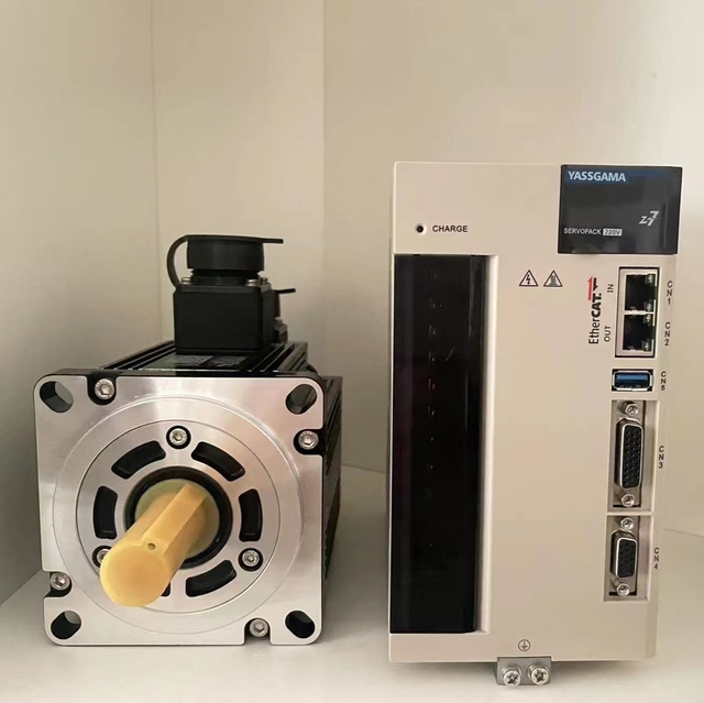 High Performance 220V 50A 2 5KW a Set AC Servo Drive with Motor