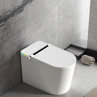 Cuvette allongée debout au sol en céramique intelligente de haute technologie fonction de télécommande monobloc automatisée pour hôtels salles de bain